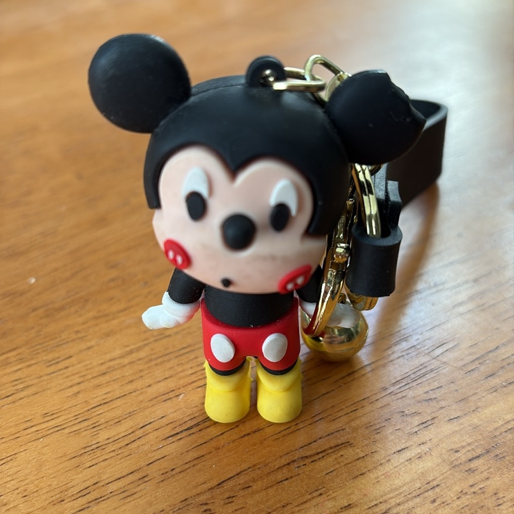Mini Mickey Mouse Keychain Figure - Picture 3 of 16